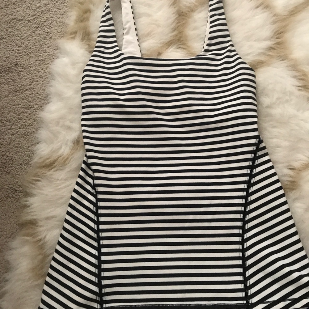 LULULEMON top